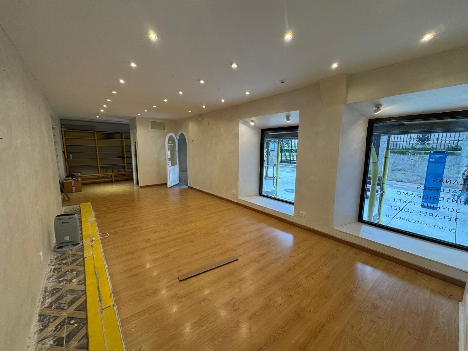 Local de lloguer a Calle JESUS MONASTERIO, Centro - Ayuntamiento