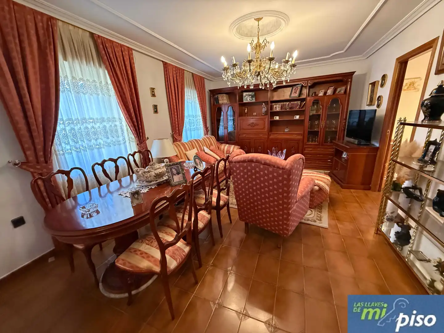 Comedor de Casa o chalet en venta en Valladolid con Calefacción, Jardín privado y Parquet