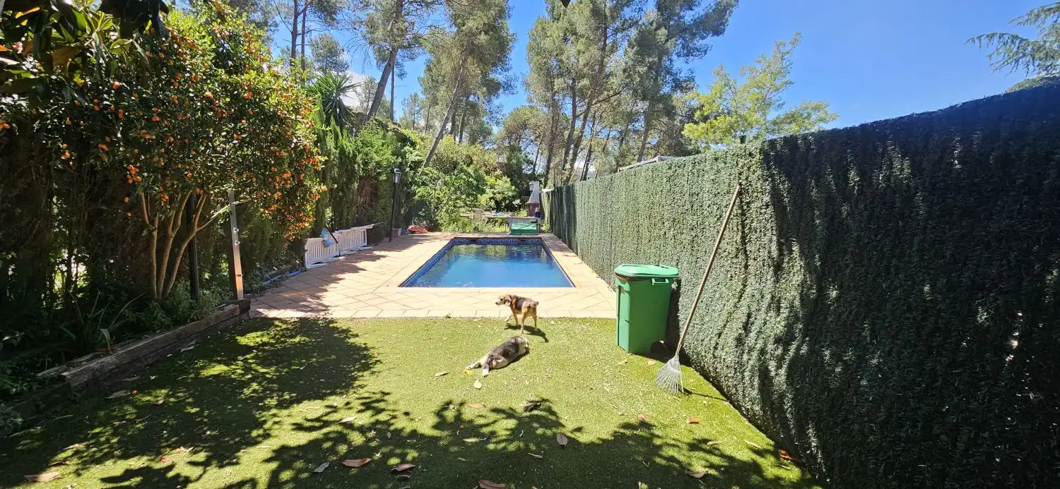 Piscina de Casa o xalet en venda en Corbera de Llobregat amb Aire condicionat, Calefacció i Jardí privat