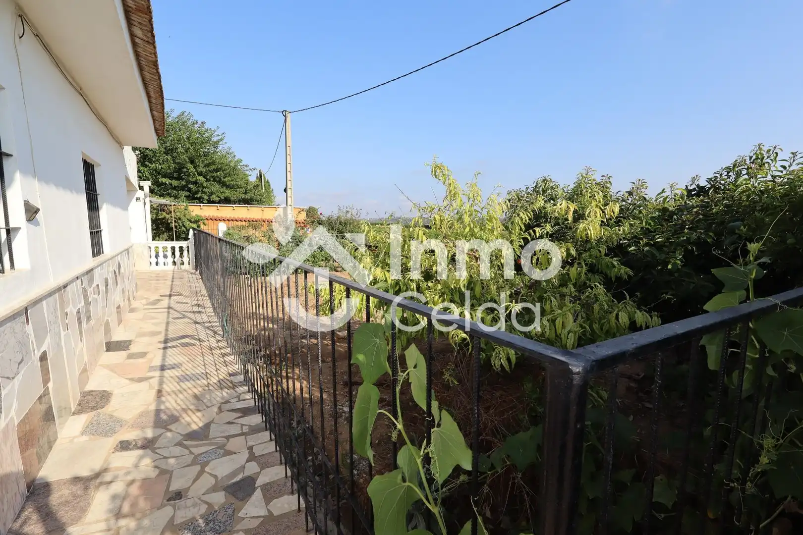 Vista exterior de Casa o xalet en venda en Torrent amb Aire condicionat, Calefacció i Jardí privat