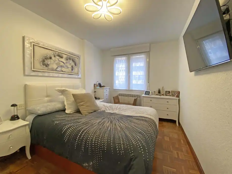 Habitación de Piso en venta en Vitoria - Gasteiz con Calefacción, Parquet y Terraza