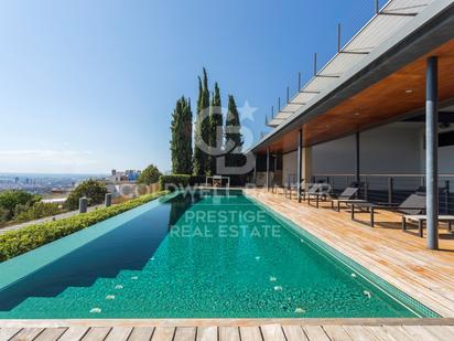 Swimming pool of House or chalet for sale in  Barcelona Capital  with Terrace and Swimming Pool