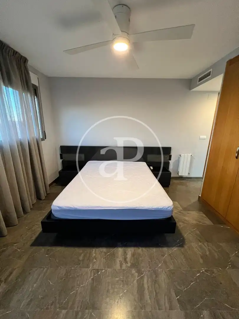 Bedroom of Flat for rent in Valencia  with Air Conditioner, Terrace and Furnished