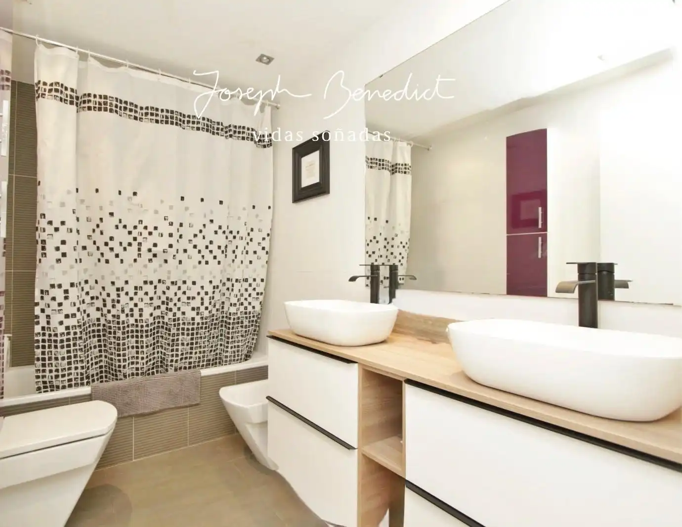 Badezimmer von Erdgeschoss zum Verkauf in Castelldefels mit Klimaanlage, Heizung und Privatgarten