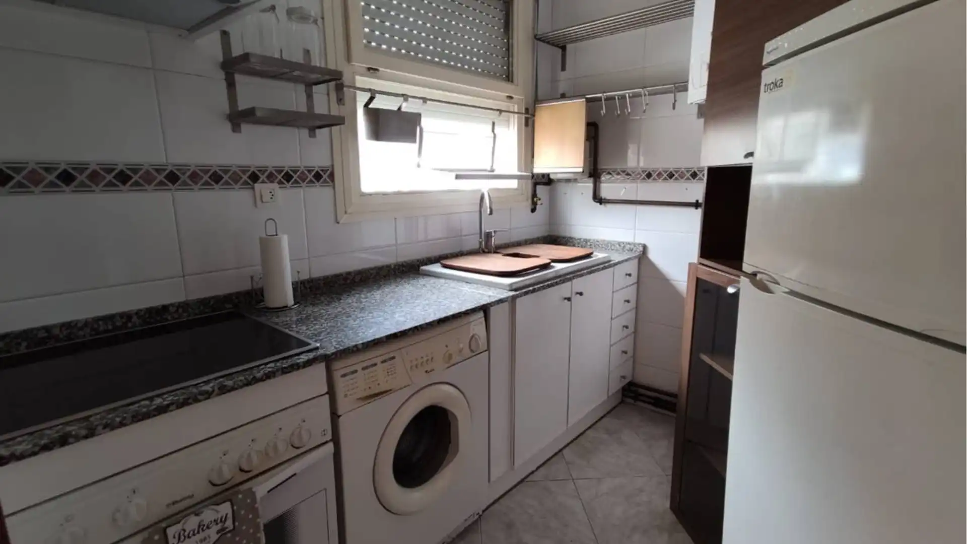 Cocina de Piso en venta en Terrassa con Calefacción, Parquet y Amueblado