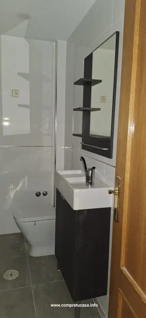 Casa adosada en venta en Calle MISTRAL, Encinillas