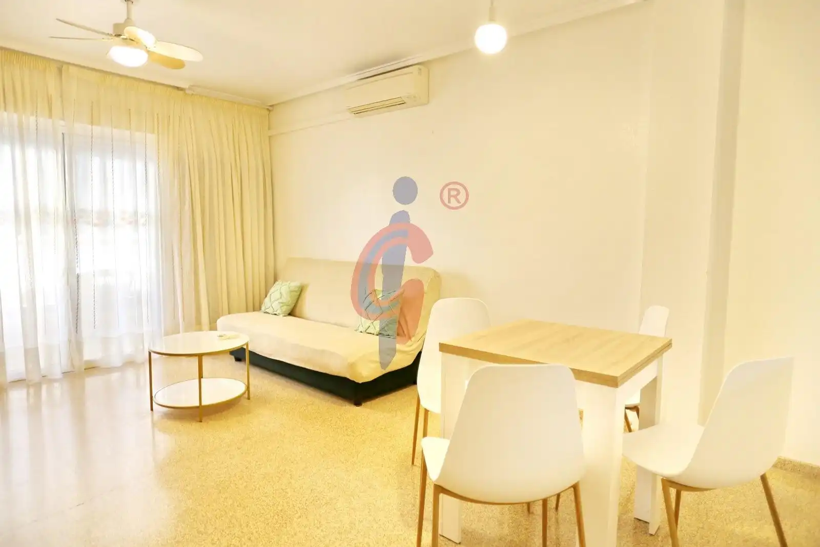 Sala de estar de Piso de alquiler en Guardamar del Segura con Aire acondicionado, Terraza y Amueblado