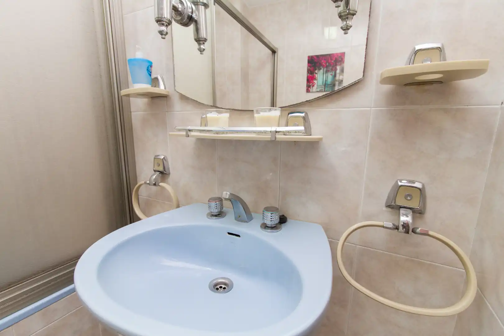 Bathroom of Flat for share in Málaga  with Air Conditioner, Heating and Furnished