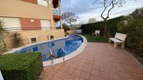 Piscina de Apartament en venda en Cambrils amb Aire condicionat, Calefacció i Terrassa