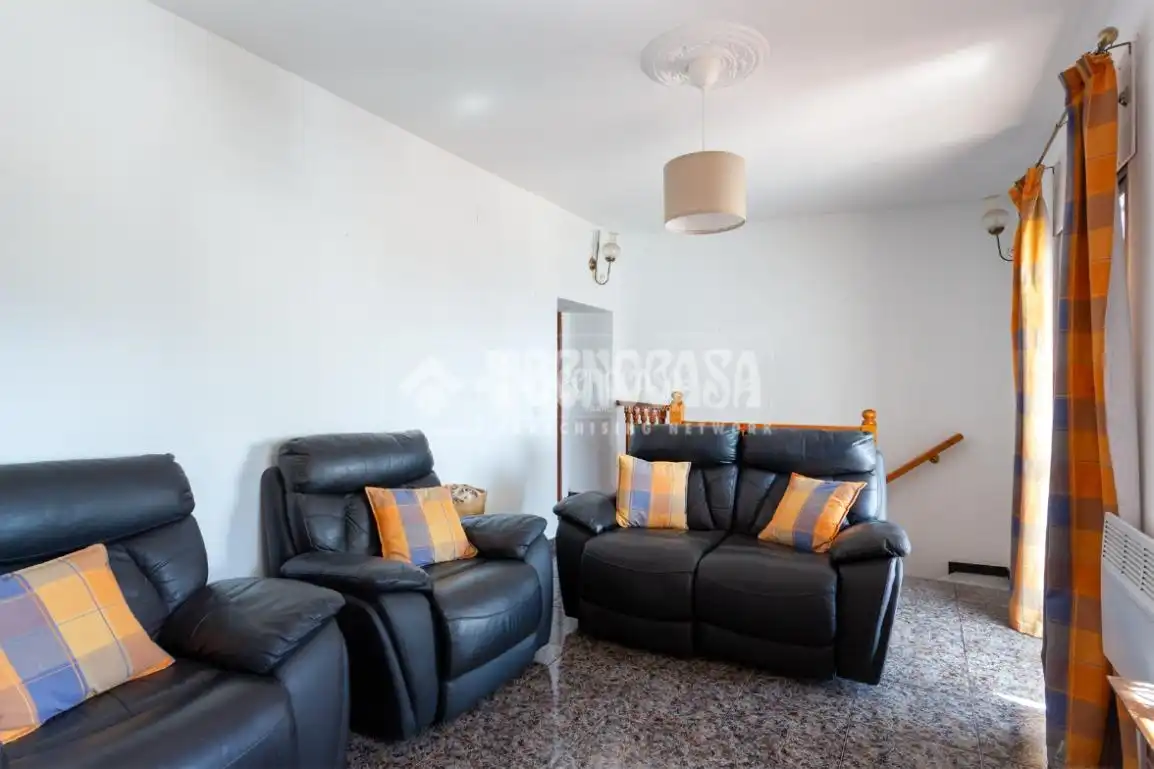 Sala de estar de Casa o chalet en venta en Alcaucín con Terraza y Balcón