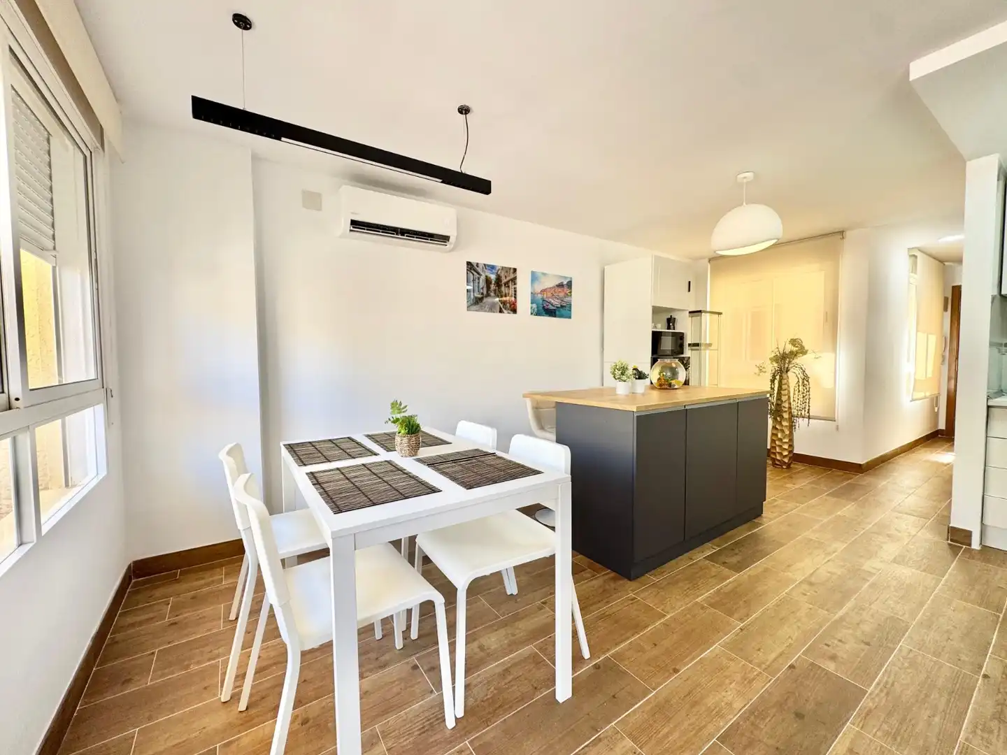 Menjador de Apartament de lloguer en Guardamar del Segura amb Aire condicionat, Moblat i Rentadora