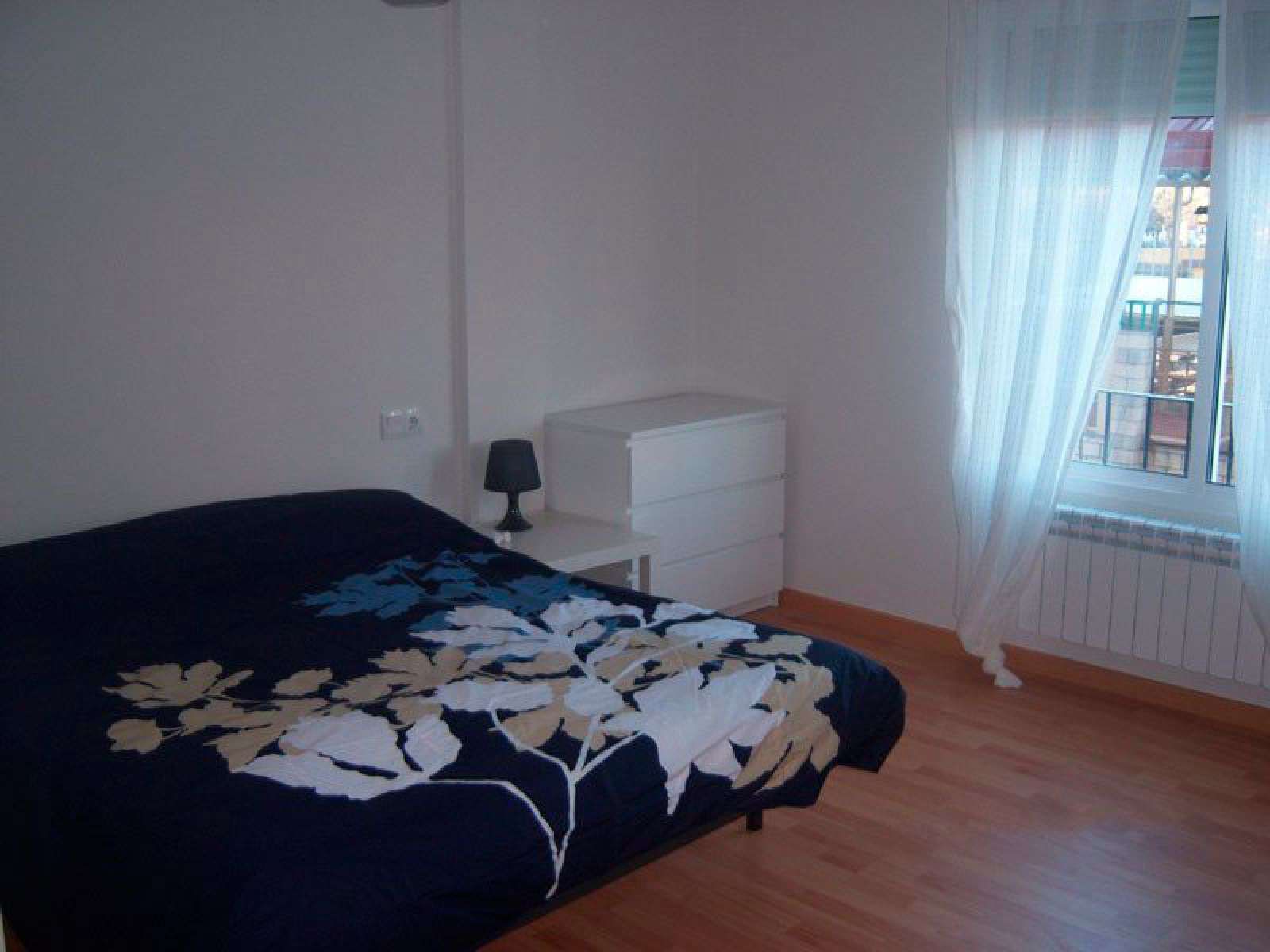 Habitación de Piso para compartir en  Zaragoza Capital con Aire acondicionado y Terraza