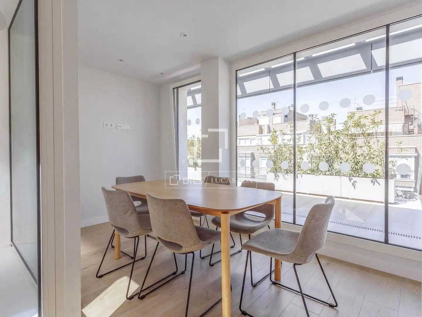 Dining room of Flat for rent in Madrid  with Air Conditioner, Heating and Parquet flooring