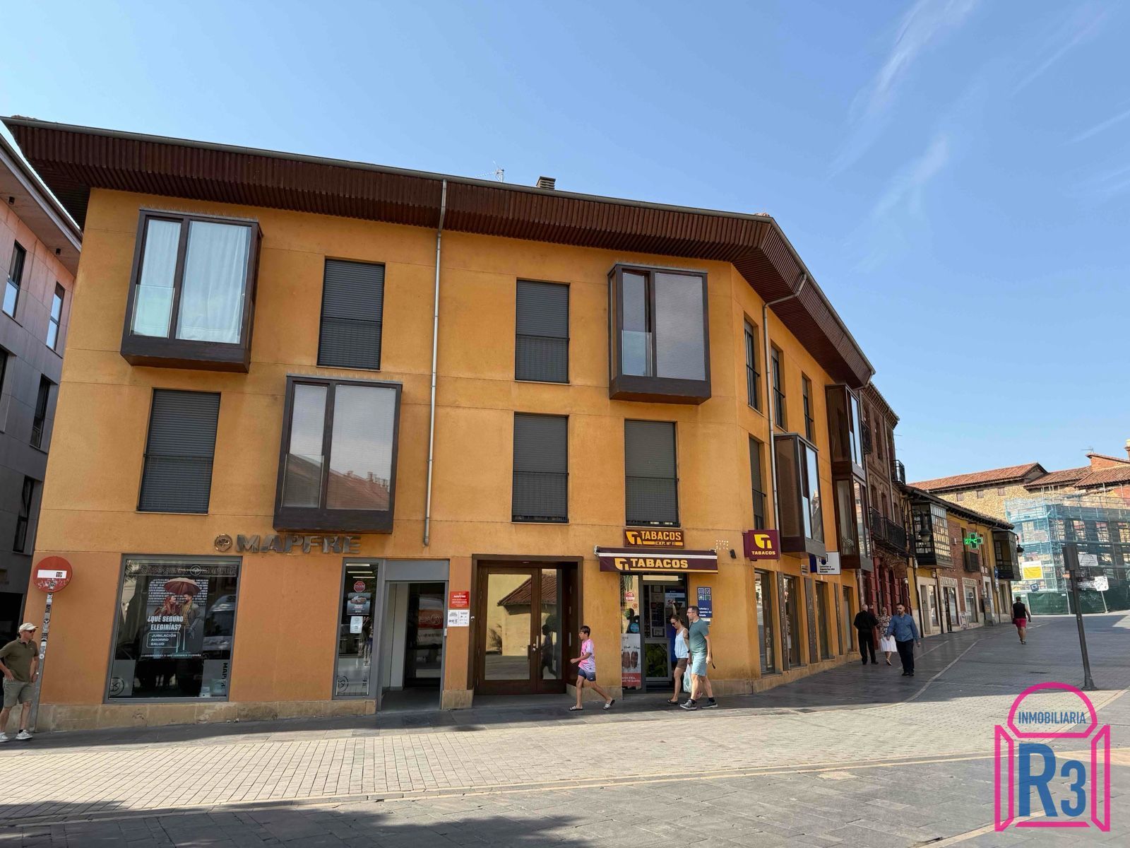 Vista exterior de Apartamento de alquiler en León Capital  con Calefacción y Amueblado
