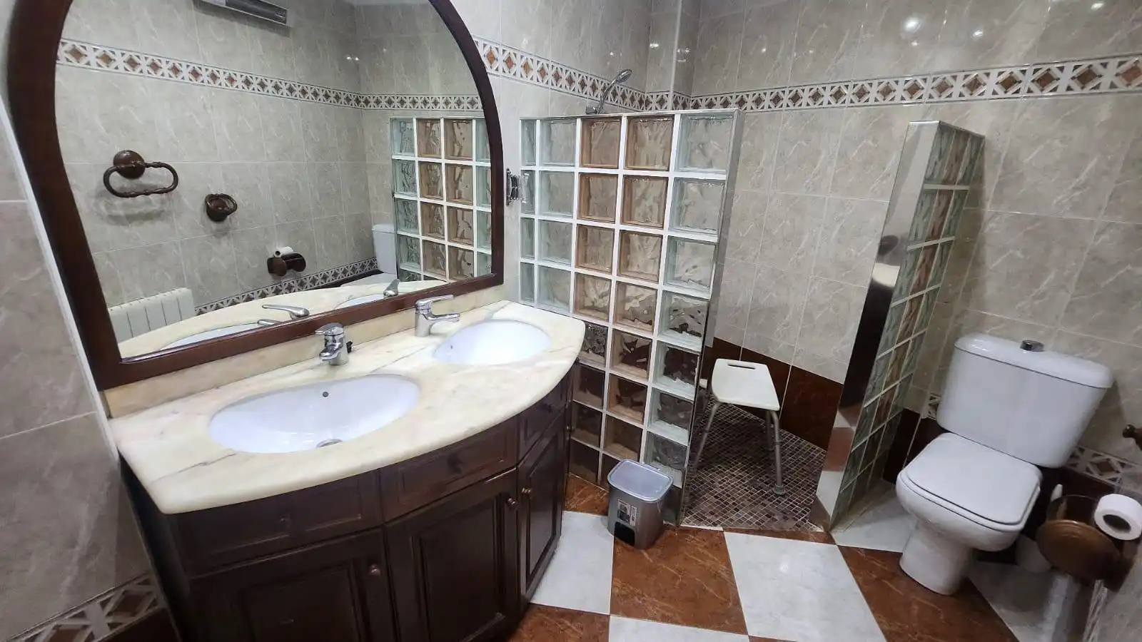 Bathroom of Flat for sale in Aspe  with Air Conditioner, Heating and Storage room