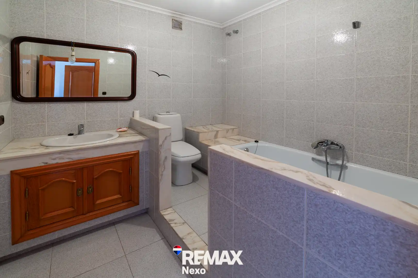 Baño de Casa adosada en venta en Villaverde de Íscar con Aire acondicionado, Calefacción y Jardín privado