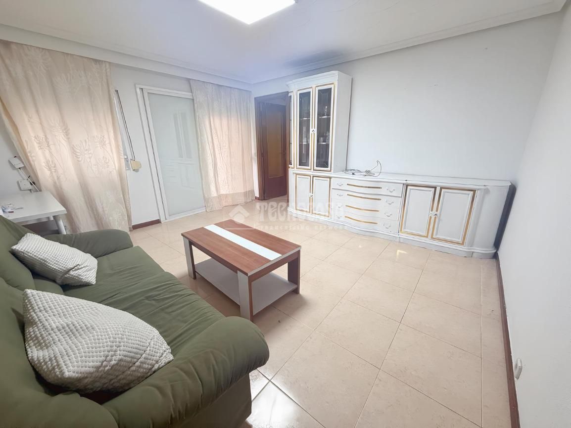 Sala de estar de Piso en venta en  Madrid Capital con Aire acondicionado y Terraza