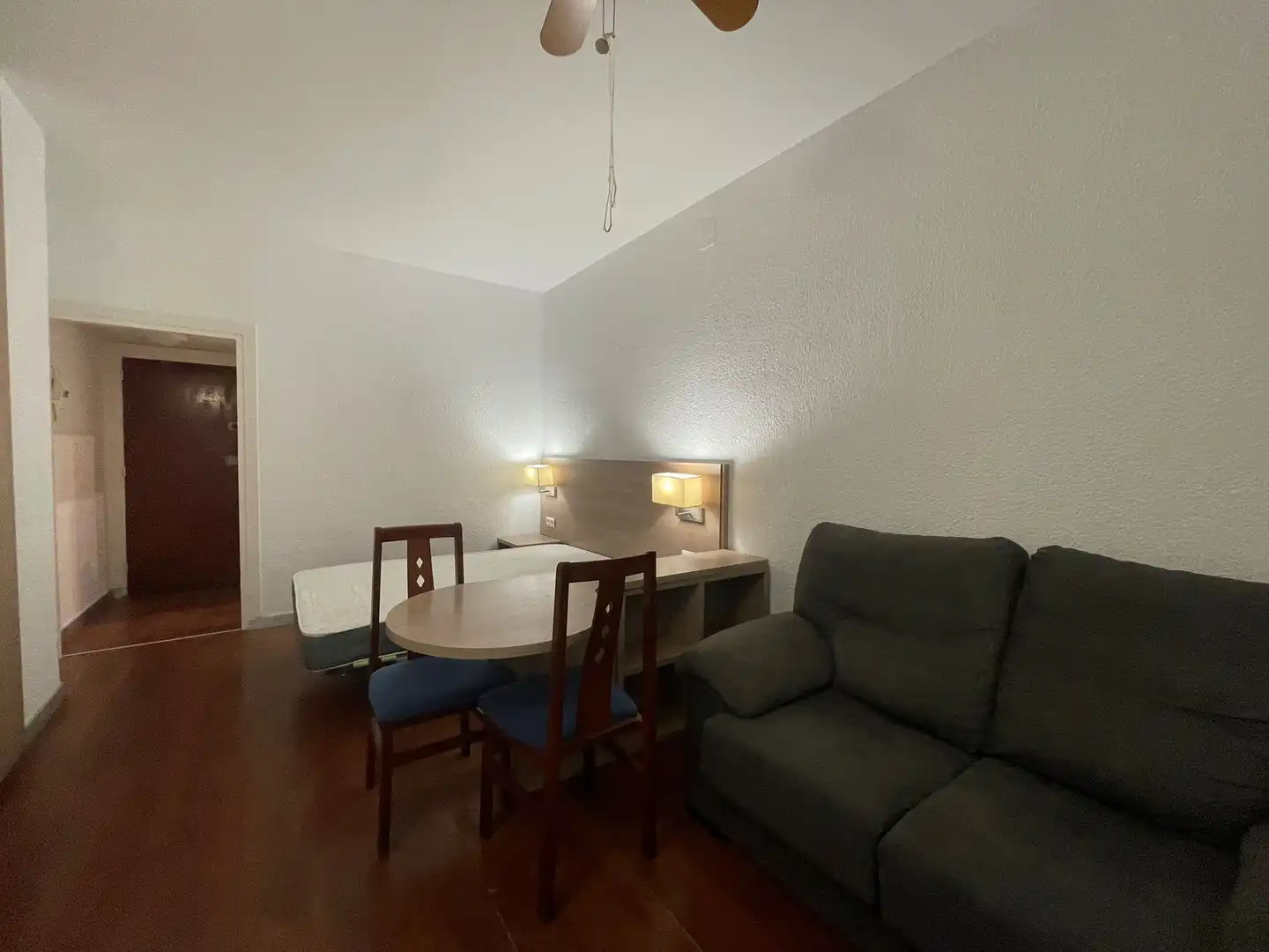Schlafzimmer von Wohnung zum Verkauf in  Barcelona Capital mit Möbliert