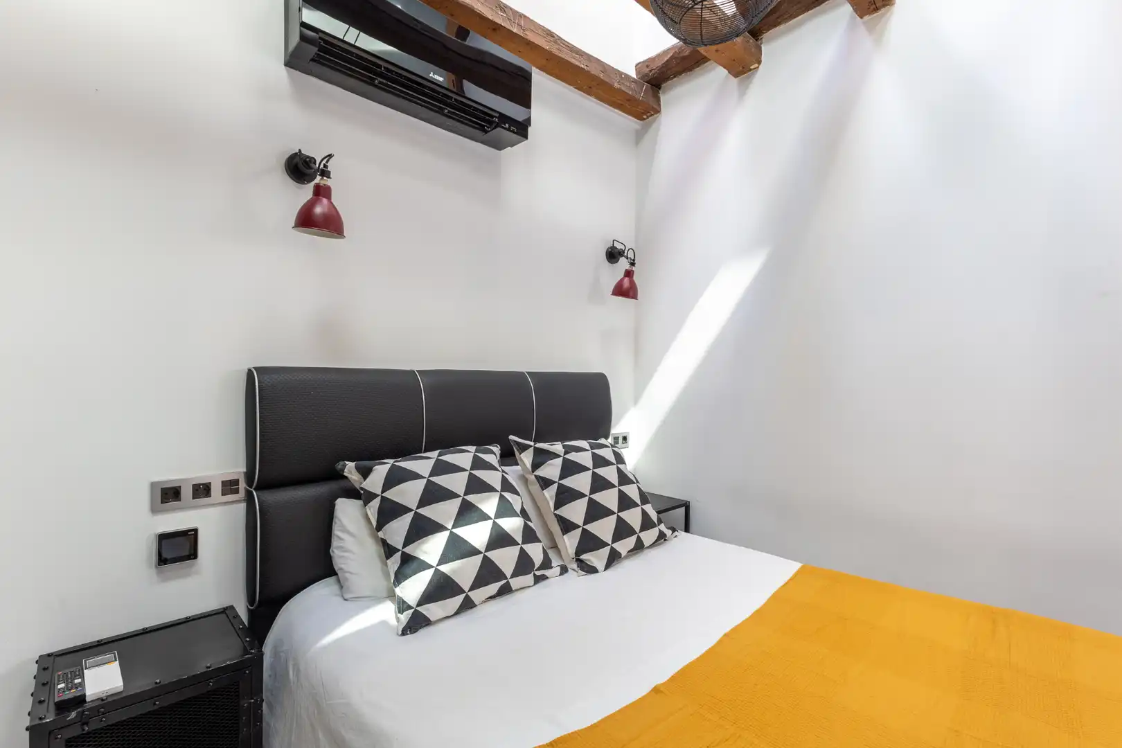 Habitación de Ático de alquiler en Madrid con Aire acondicionado, Calefacción y Parquet