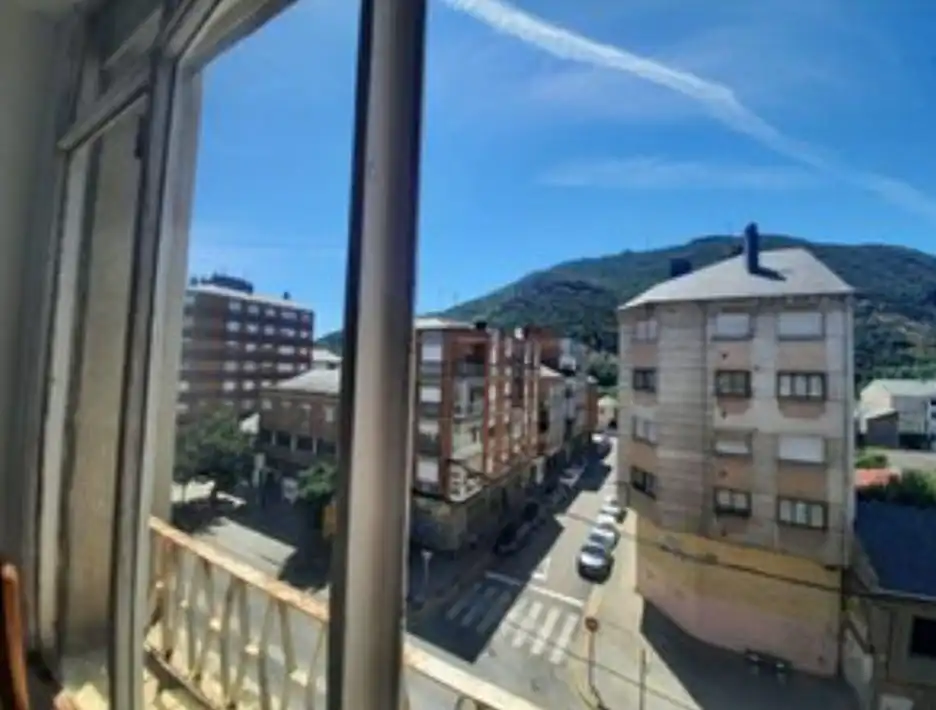 Vista exterior de Pis en venda en Ponferrada amb Terrassa, Moblat i Forn