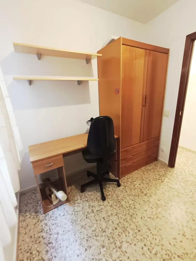 Bedroom of Flat for sale in Córdoba  with Air Conditioner and Balcony