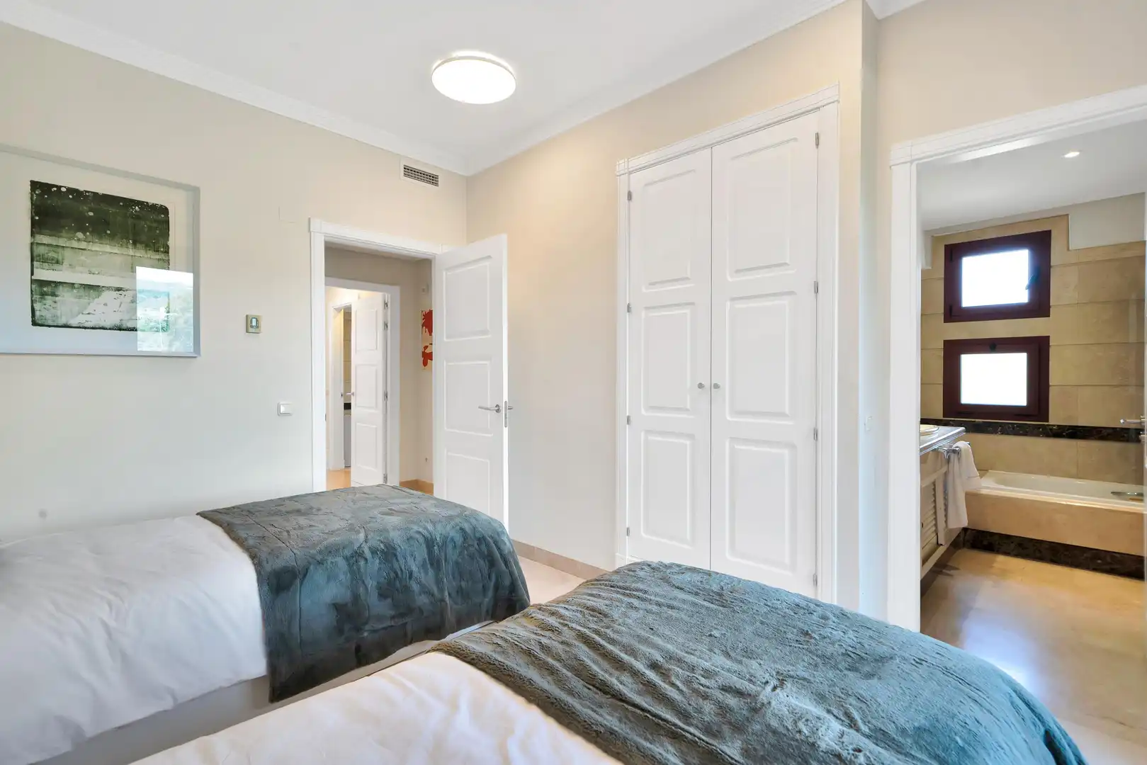 Dormitori de Apartament en venda en Marbella amb Aire condicionat, Calefacció i Jardí privat