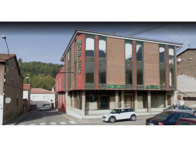 Edificio en Venta en Calle Sant Lluís en Olvan