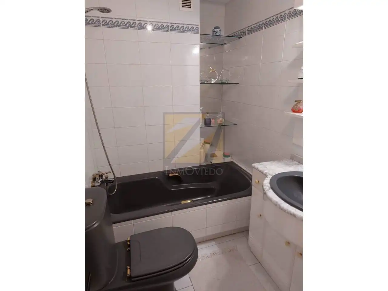 Bathroom of Flat for sale in Ribadesella  with Parquet flooring and Furnished