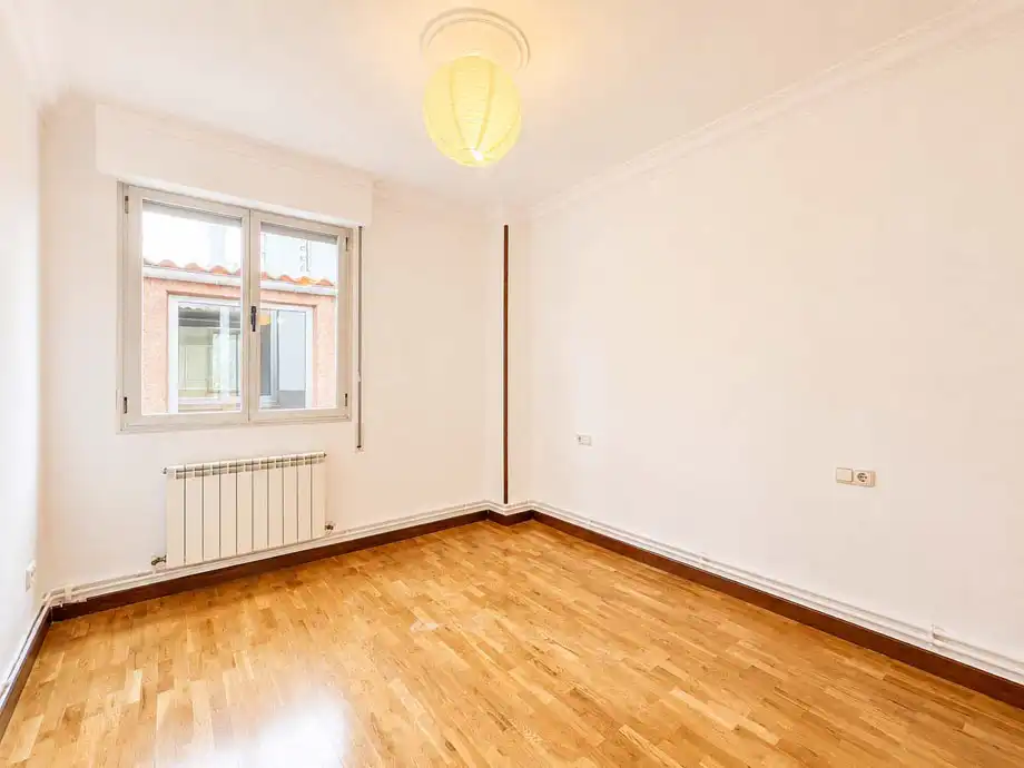 Habitación de Piso en venta en Vitoria - Gasteiz con Calefacción, Parquet y Terraza