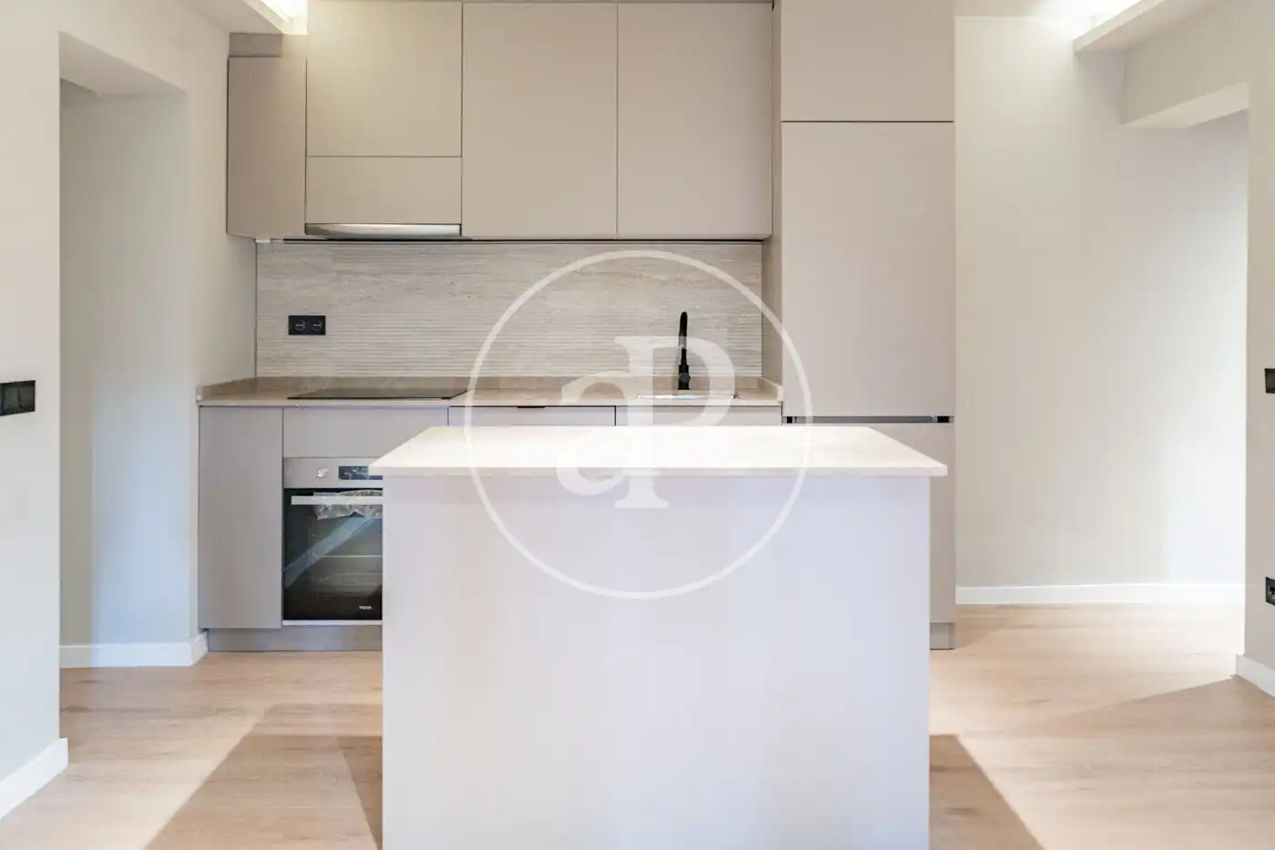 Kitchen of Flat for sale in Madrid  with Air Conditioner, Heating and Storage room