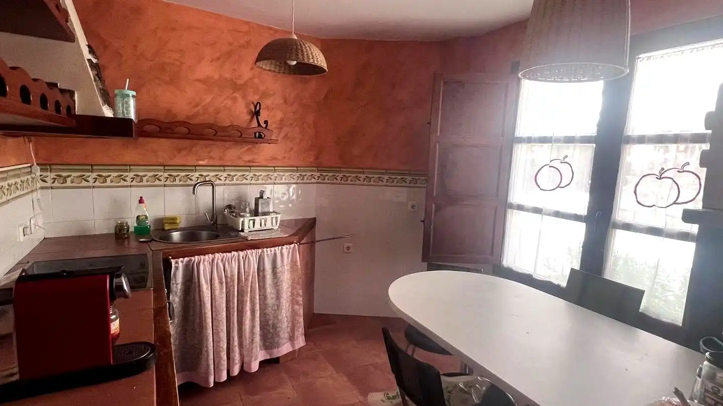 Cuina de Casa adosada en venda en Olmeda de las Fuentes amb Calefacció i Jardí privat