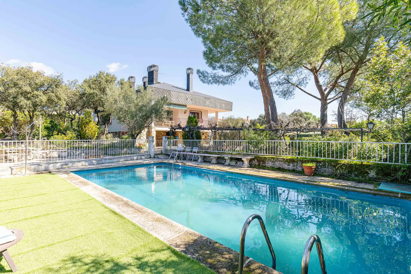 Casa con terraza en venta en Los Ángeles - Jarandilla