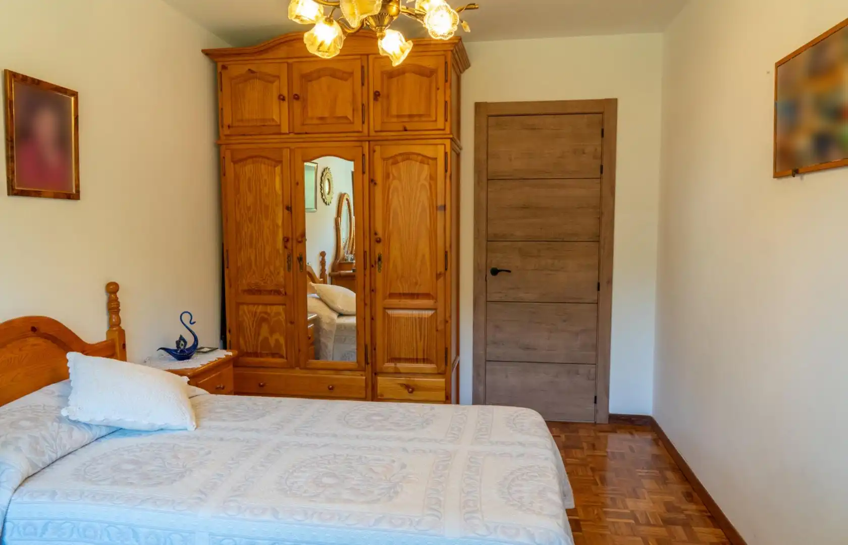 Dormitori de Casa o xalet en venda en Gijón  amb Calefacció, Jardí privat i Terrassa