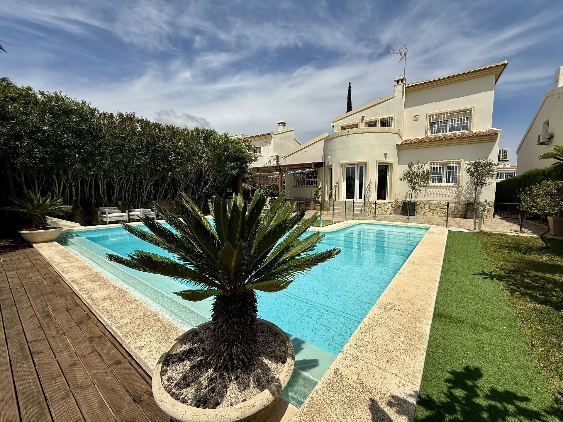 Swimming pool of House or chalet for sale in Orihuela  with Air Conditioner, Heating and Private garden