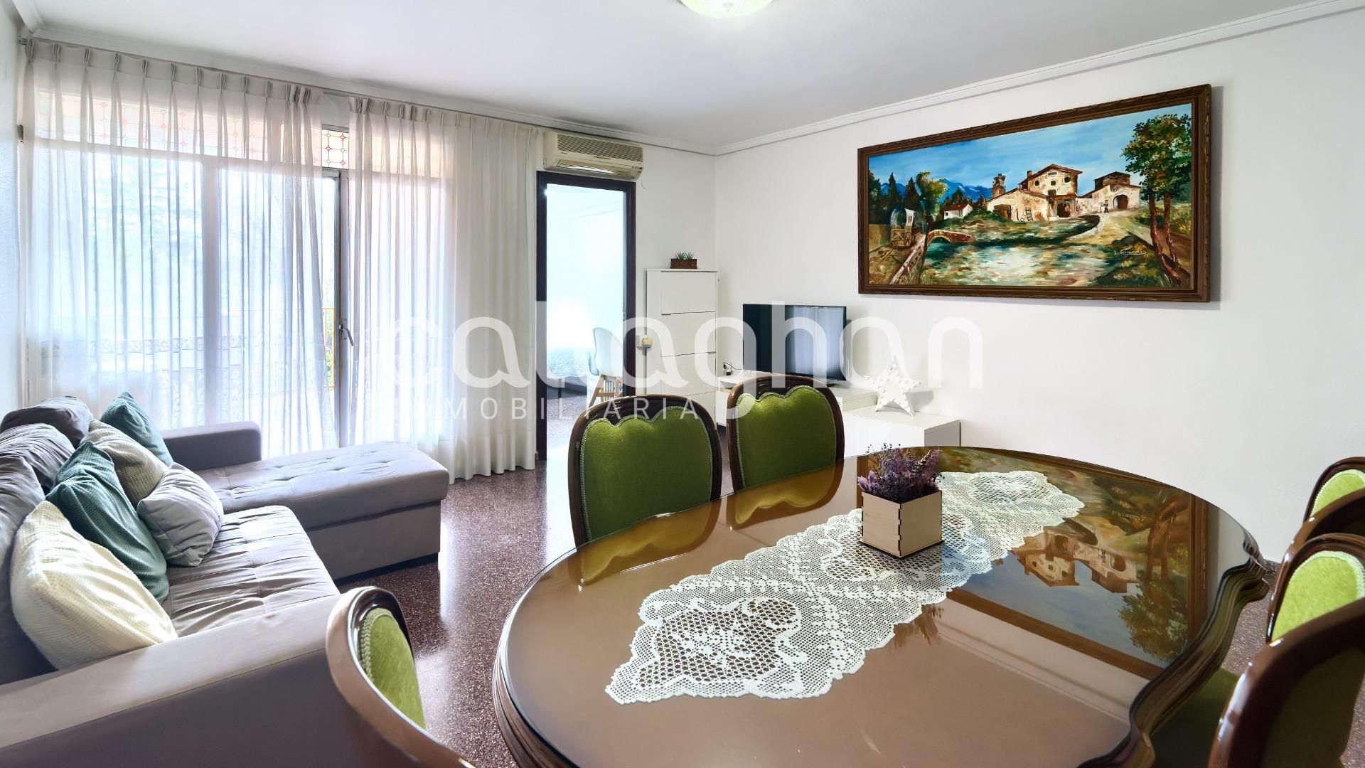 Living room of Flat for sale in Silla  with Air Conditioner, Heating and Terrace