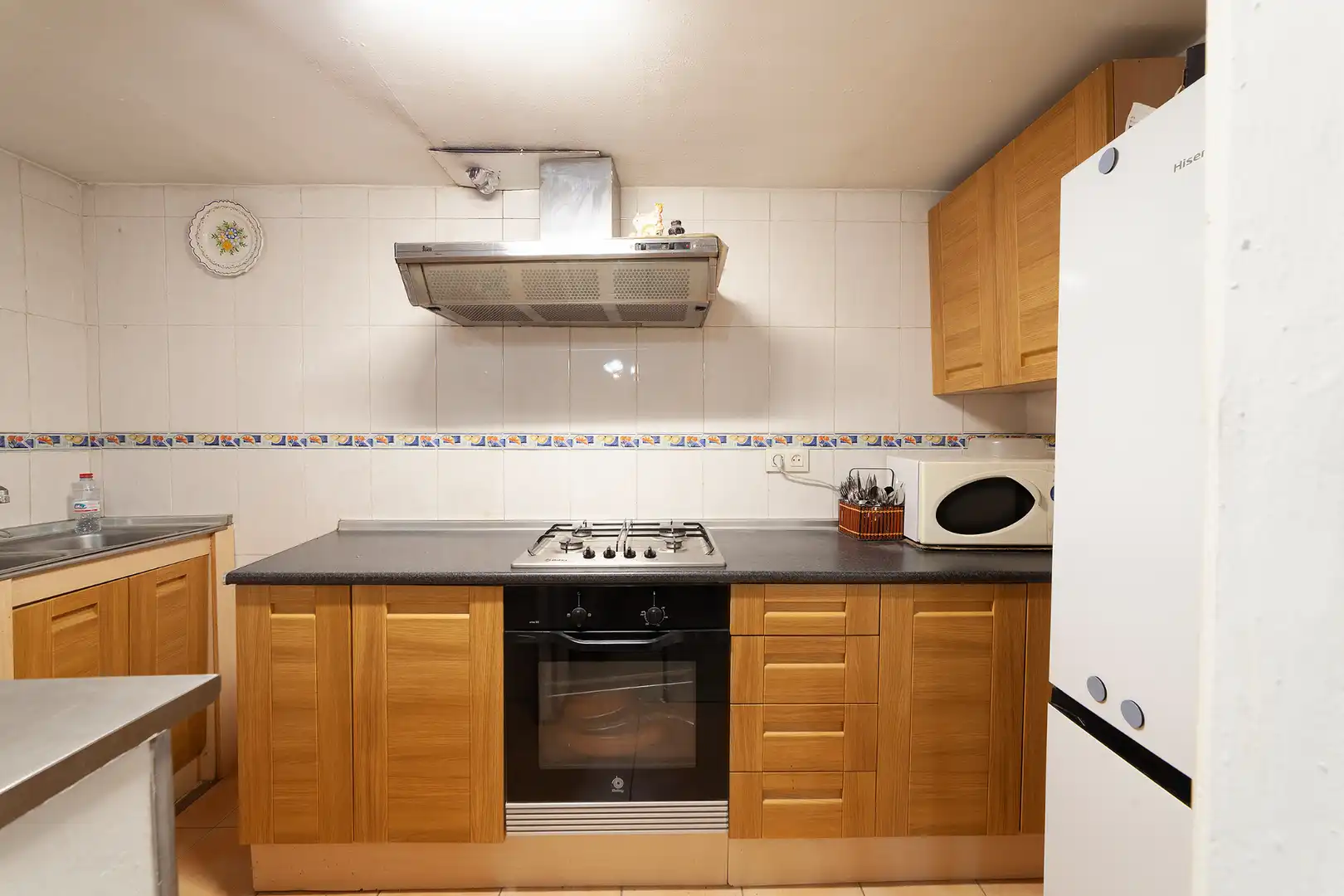 Cuina de Casa o xalet en venda en Venta del Moro amb Terrassa, Moblat i Rentadora