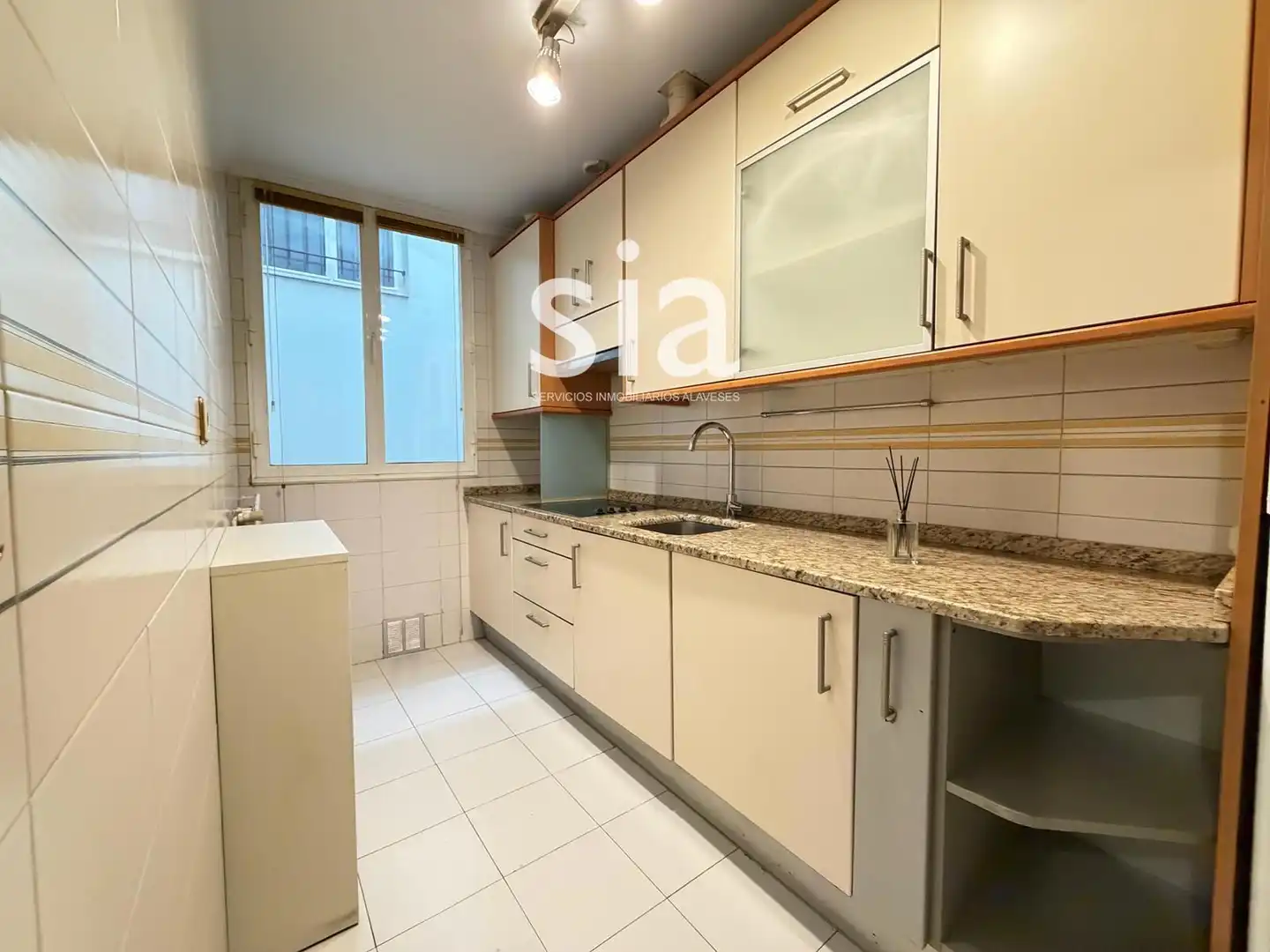 Küche von Wohnung zum Verkauf in Vitoria - Gasteiz mit Heizung