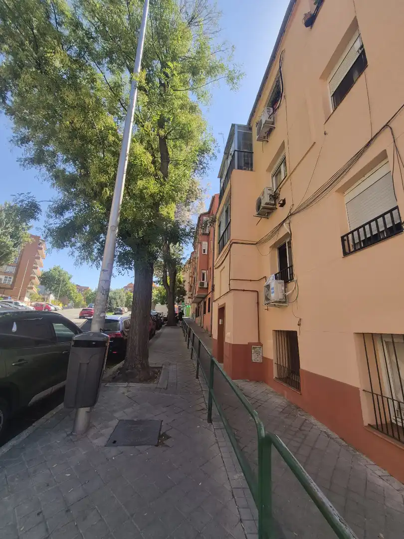 Vista exterior de Piso en venta en Madrid