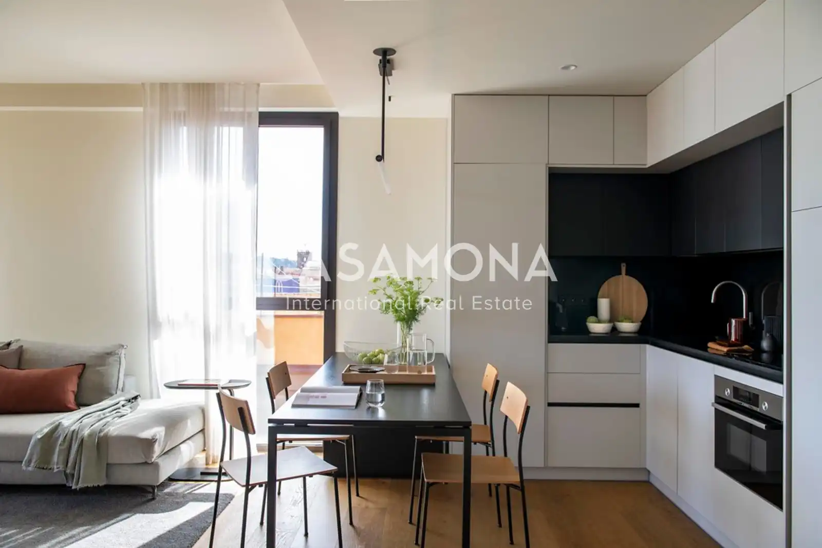 Comedor de Apartamento de alquiler en Barcelona con Aire acondicionado, Terraza y Internet