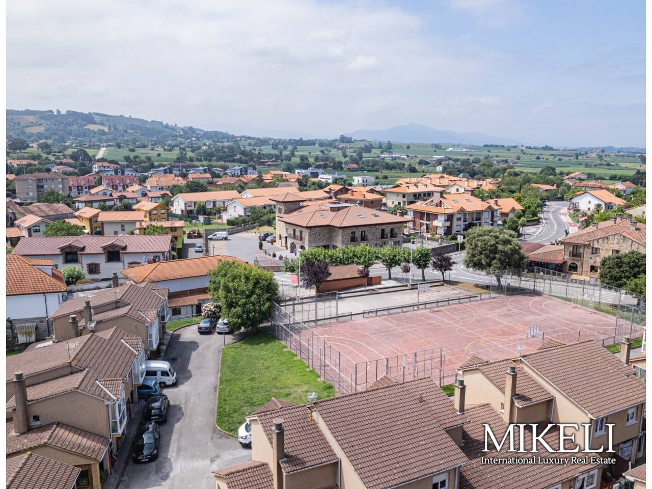 Vista exterior de Casa adosada en venda en Ribamontán al Mar amb Calefacció, Jardí privat i Moblat