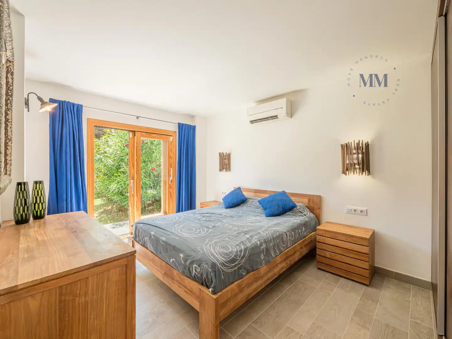 Bedroom of Houses for sale in Es Castell  with Air Conditioner, Private garden and Terrace