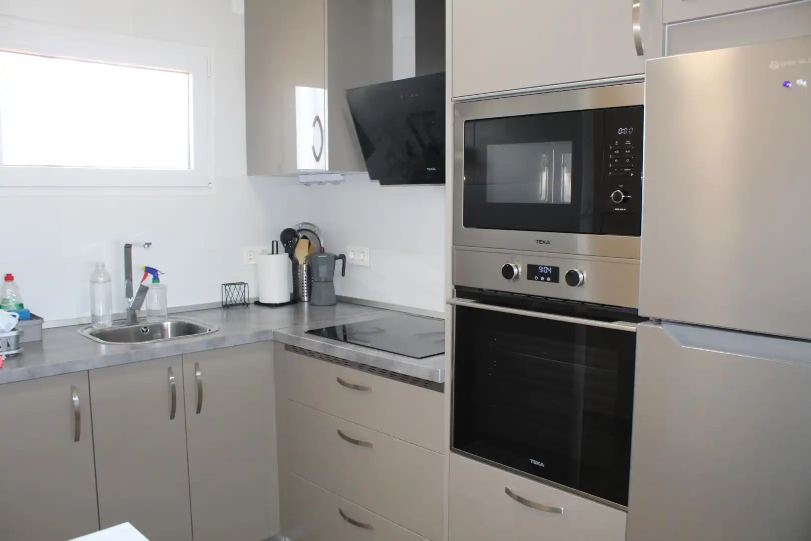 Cocina de Apartamento en venta en Roquetas de Mar con Aire acondicionado, Jardín privado y Piscina