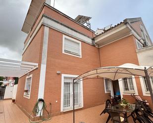 Vista exterior de Casa o xalet en venda en  Huelva Capital amb Aire condicionat, Terrassa i Balcó