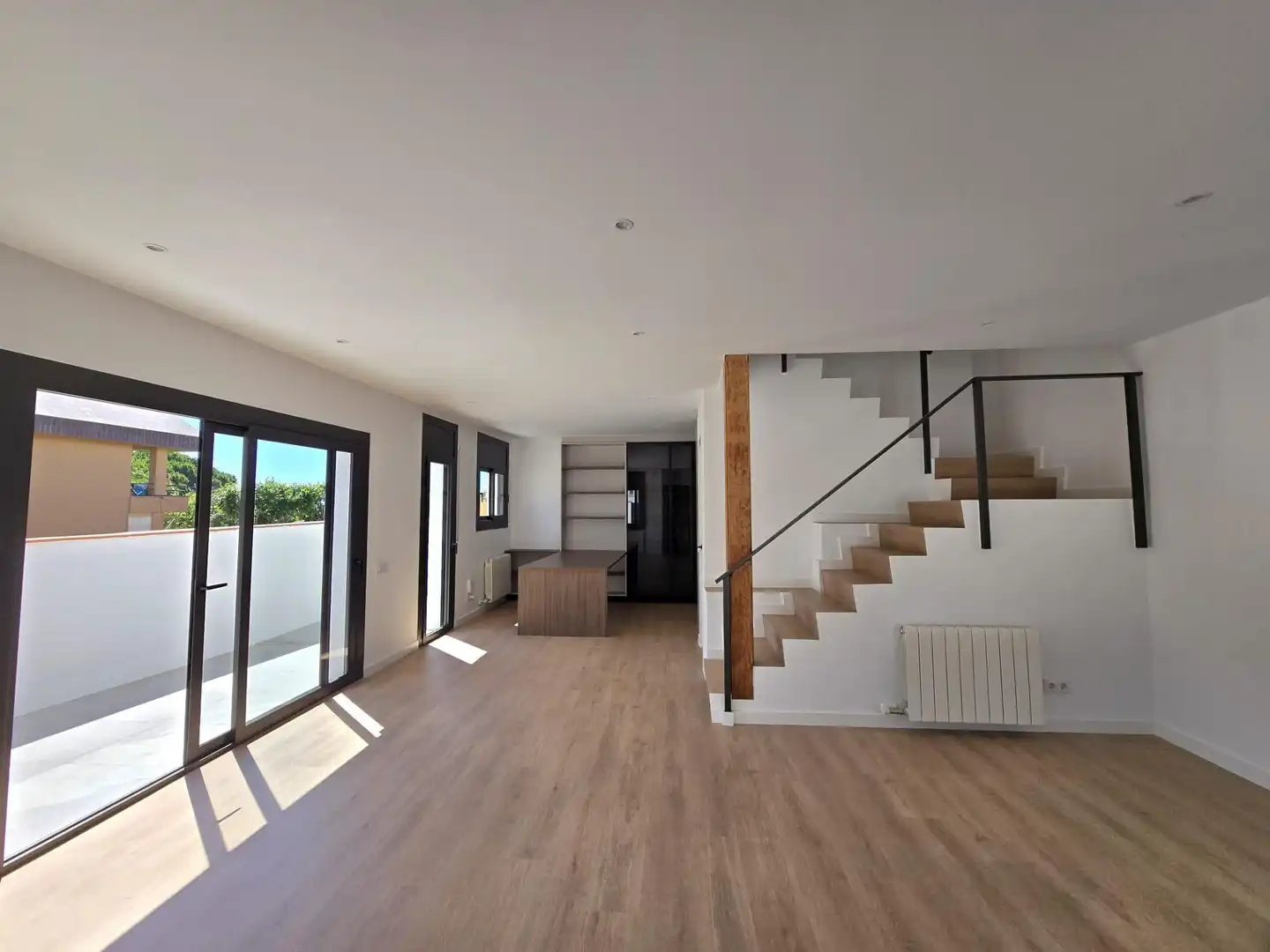Living room of Houses for sale in El Masnou  with Heating, Parquet flooring and Terrace