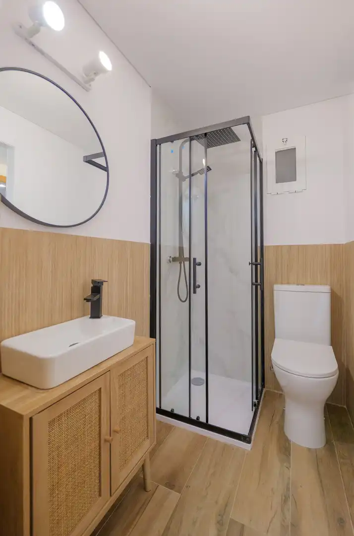 Baño de Apartamento en venta en Torremolinos con Aire acondicionado, Terraza y Amueblado