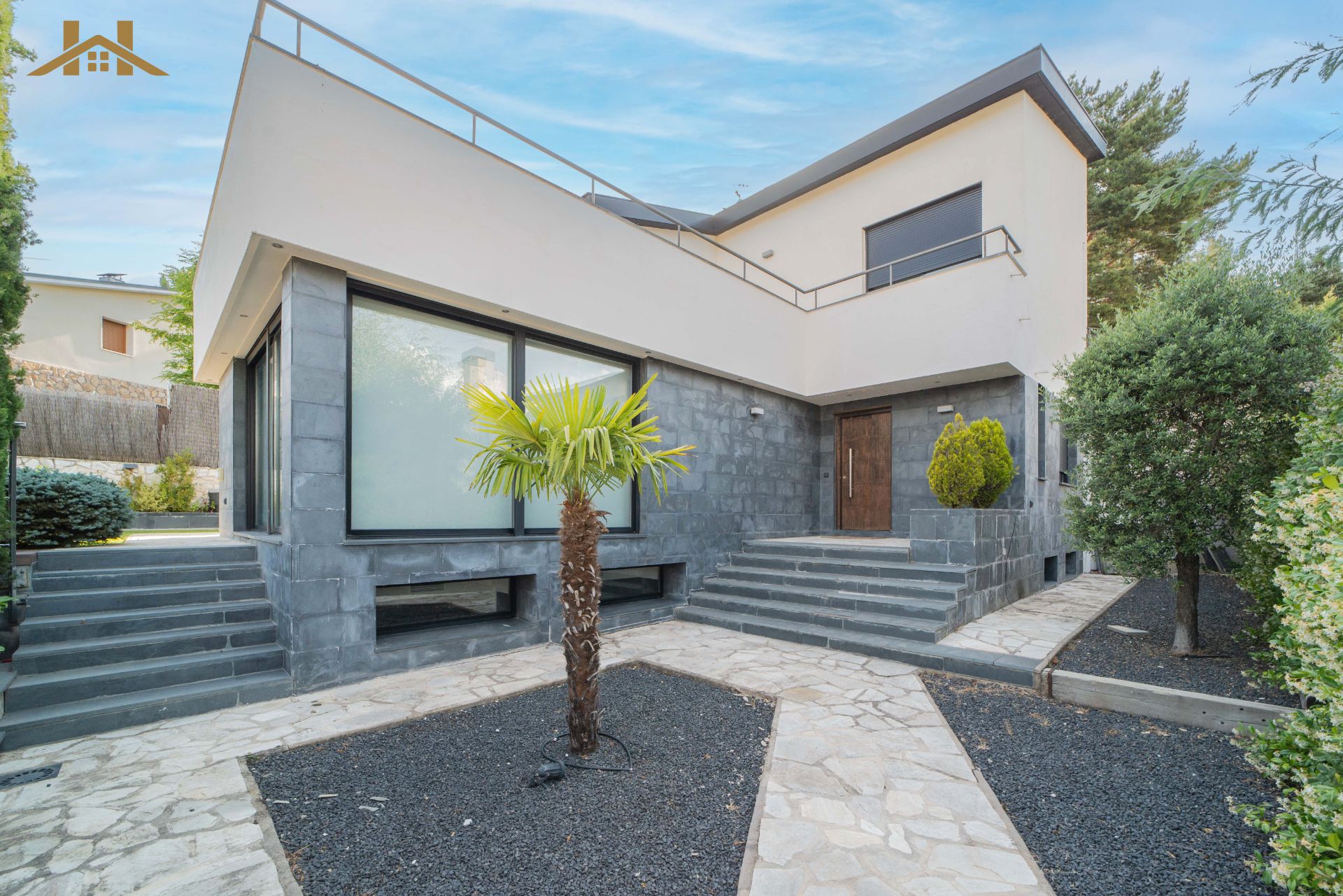 Vista exterior de Casa o xalet en venda en Collado Mediano amb Aire condicionat, Calefacció i Jardí privat
