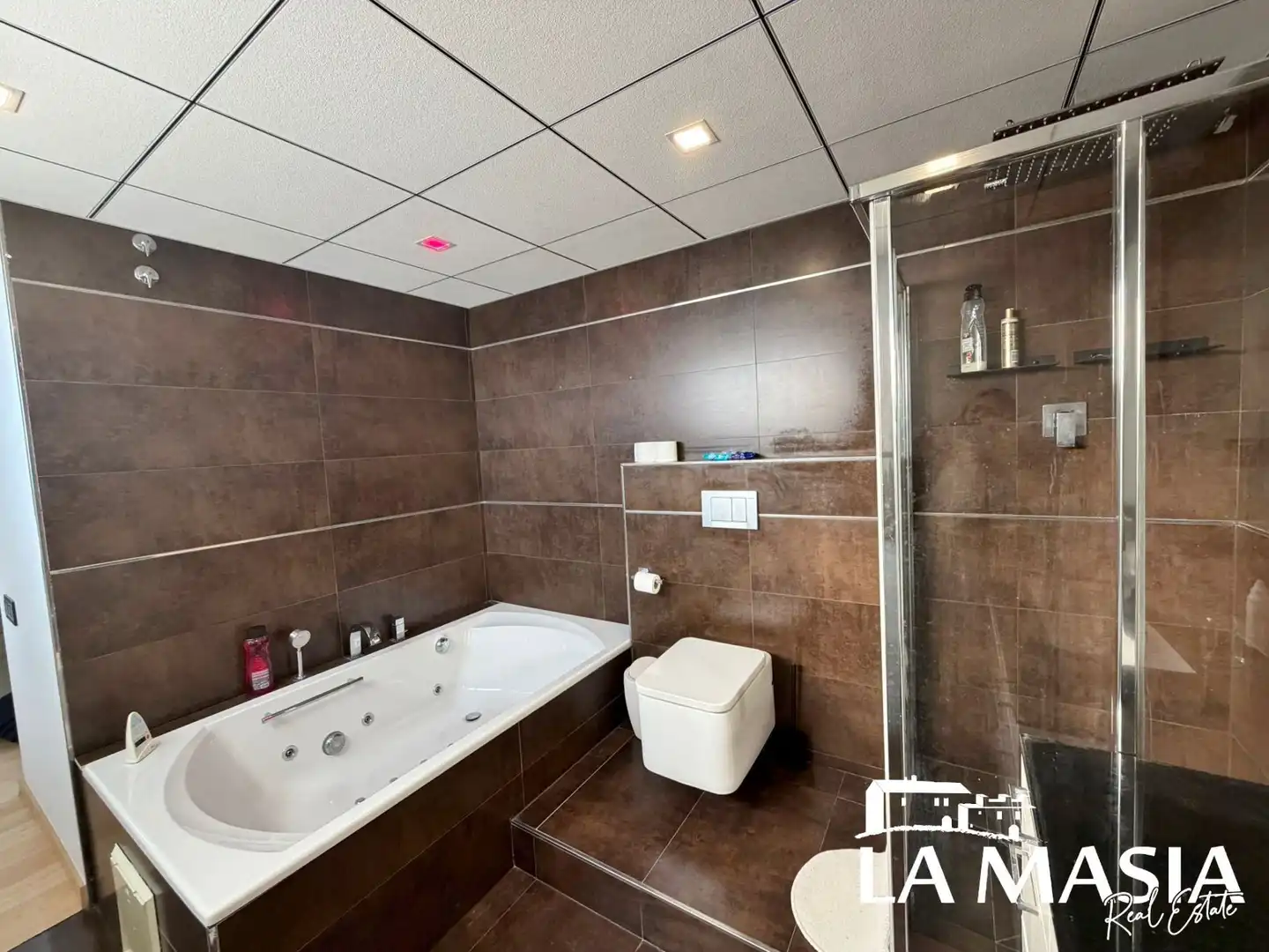 Baño de Casa o chalet en venta en Canyelles con Aire acondicionado, Calefacción y Jardín privado