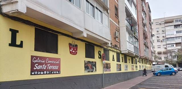 Local comercial en Venta en Avenida Reyes Católicos, 39 en Reyes Católicos