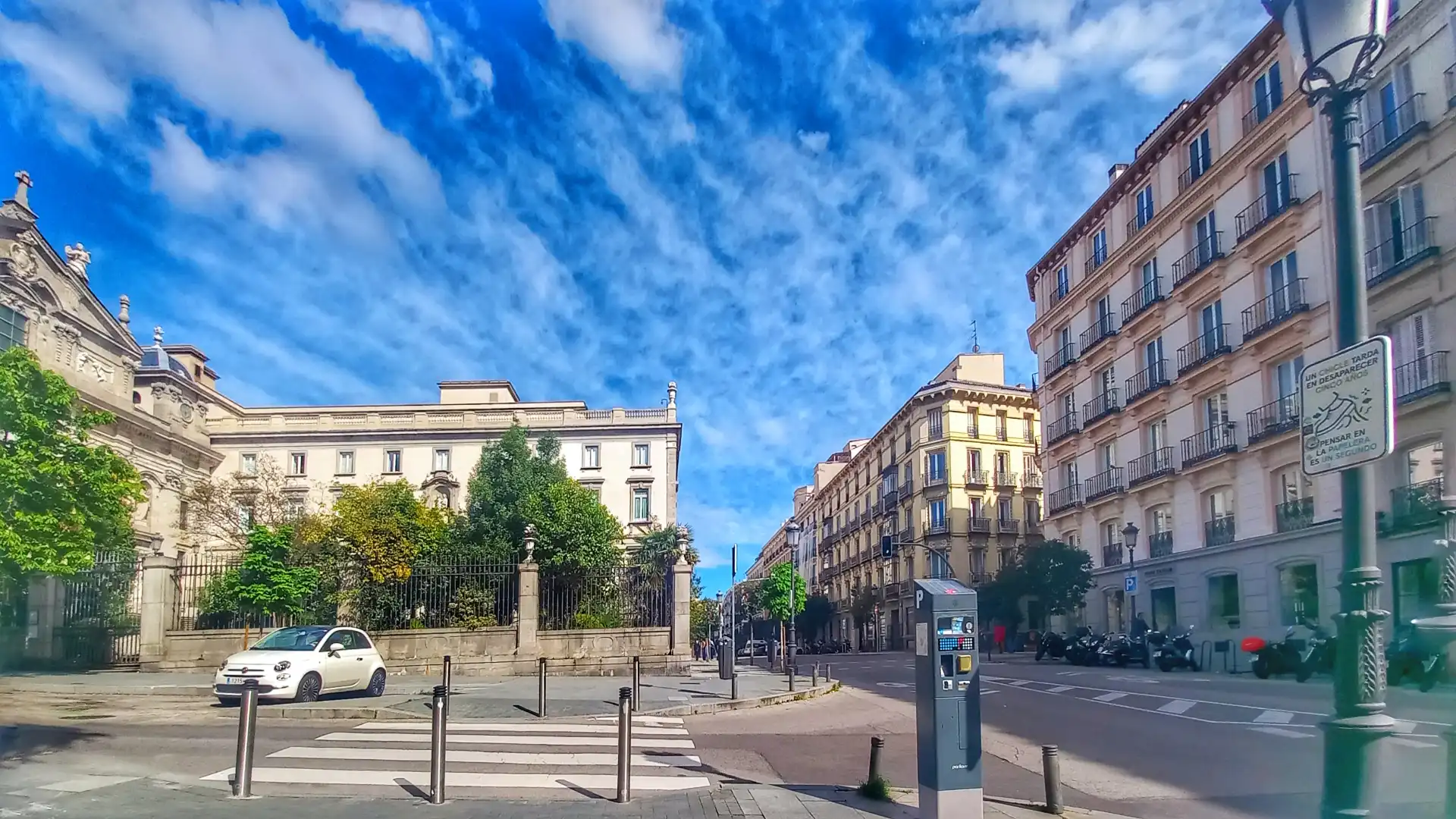 Außenansicht von Wohnung zur Miete in Madrid mit Klimaanlage, Heizung und Parkett