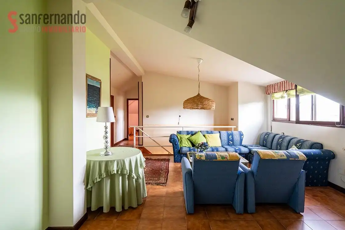 Sala de estar de Casa o chalet en venta en Torrelavega  con Calefacción, Jardín privado y Terraza